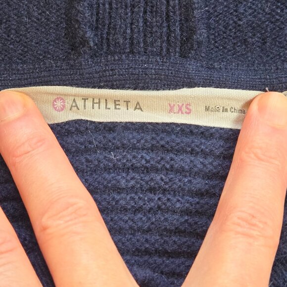 NWOT Oversized 100% Cashmere Hoodie Athleta - Picture 8 of 13